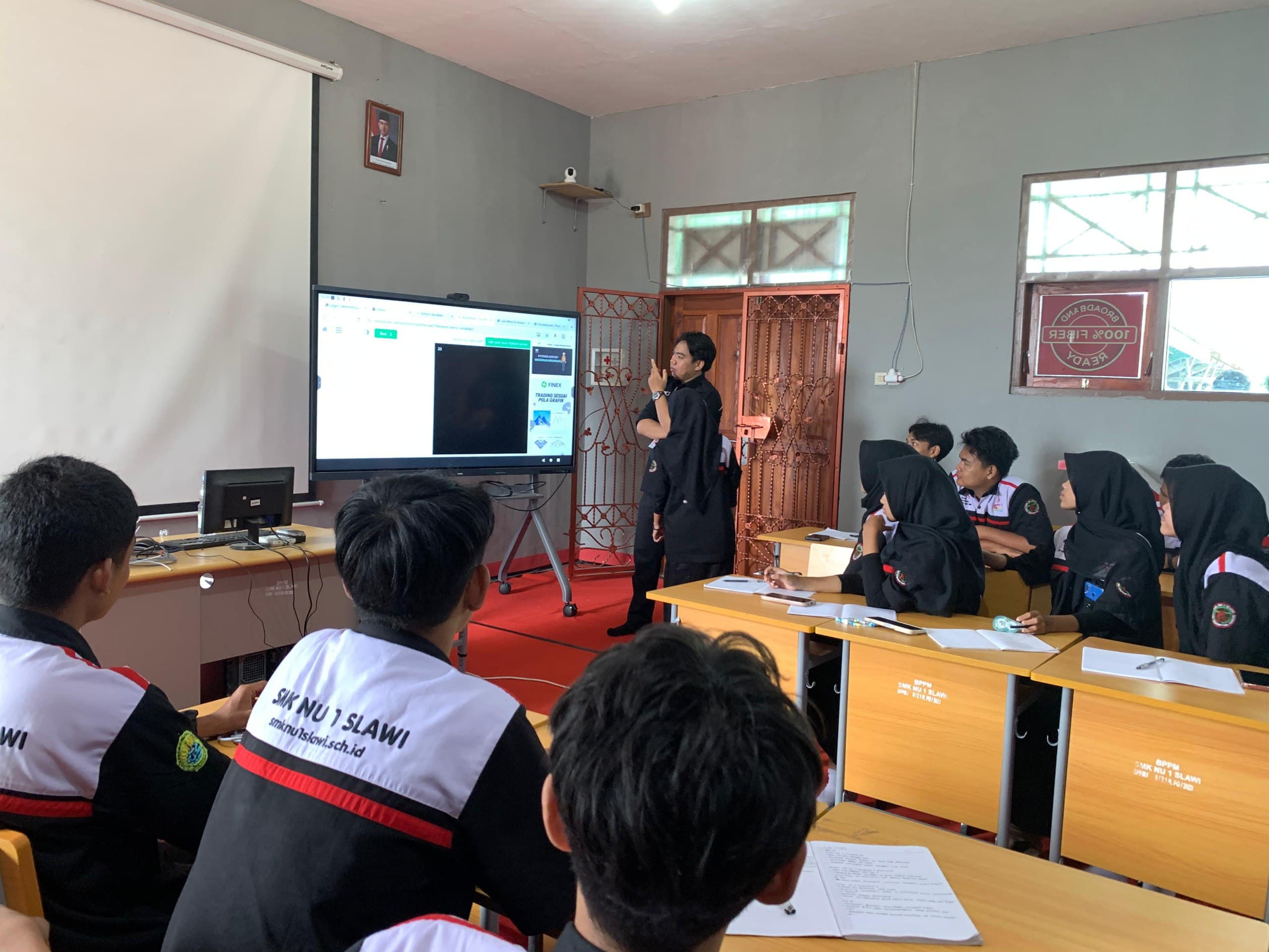 Workshop Praktik Algoritma dan Pemrograman Kelas SMK TKJ
